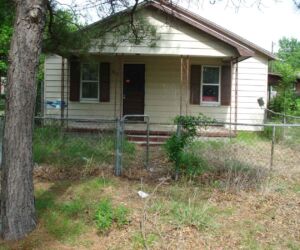 Mantle purchased this house on River Street in Commerce for his parents with his 1951 Word Series check.