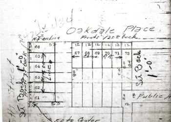 The attached row houses at Fifth and Oakdale were built in 1913 by D.J. Donigan just north of what had been the "white's only" gated community of LeDroit Park. The attached row houses at Fifth and Oakdale were built in 1913 by D.J. Donigan just north of what had been the “white’s only†gated community of LeDroit Park.